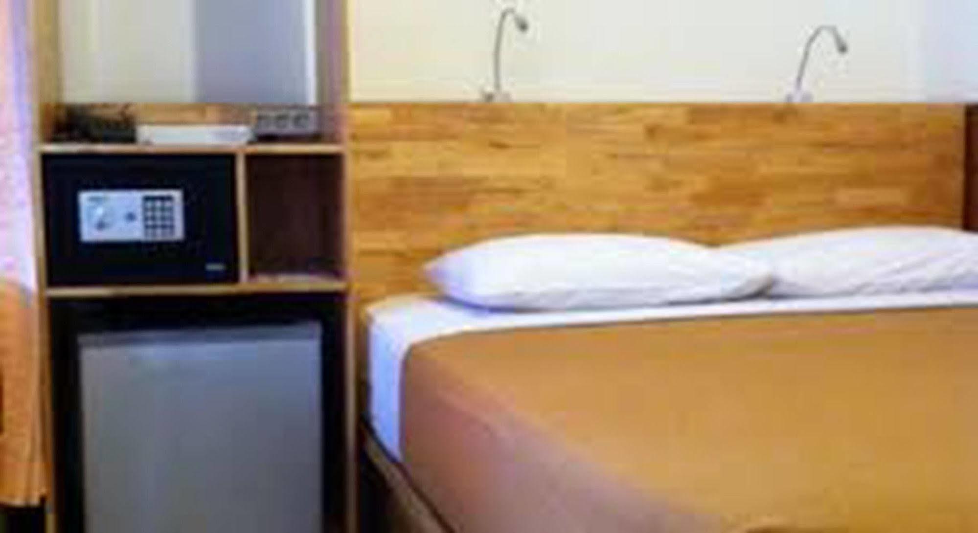 Hotel Karthi Kuta Kuta Lombok Zewnętrze zdjęcie