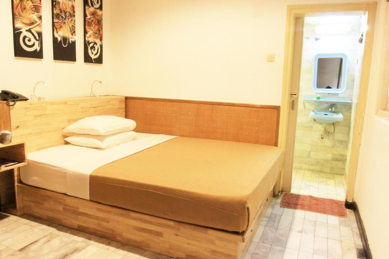 Hotel Karthi Kuta Kuta Lombok Zewnętrze zdjęcie